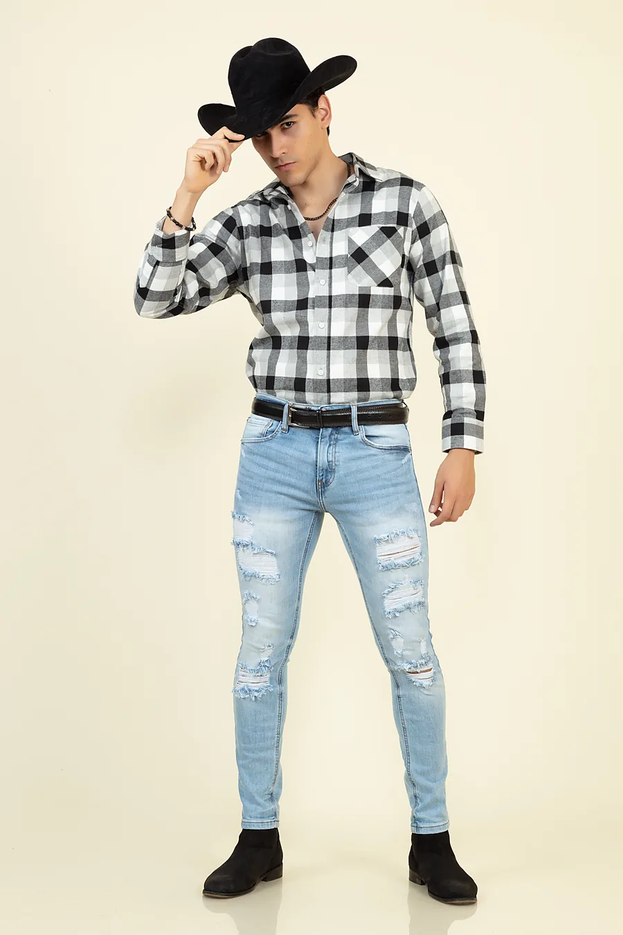 Sesión de fotos e-commerce con modelo de agencia en Ciudad de México - Look 28